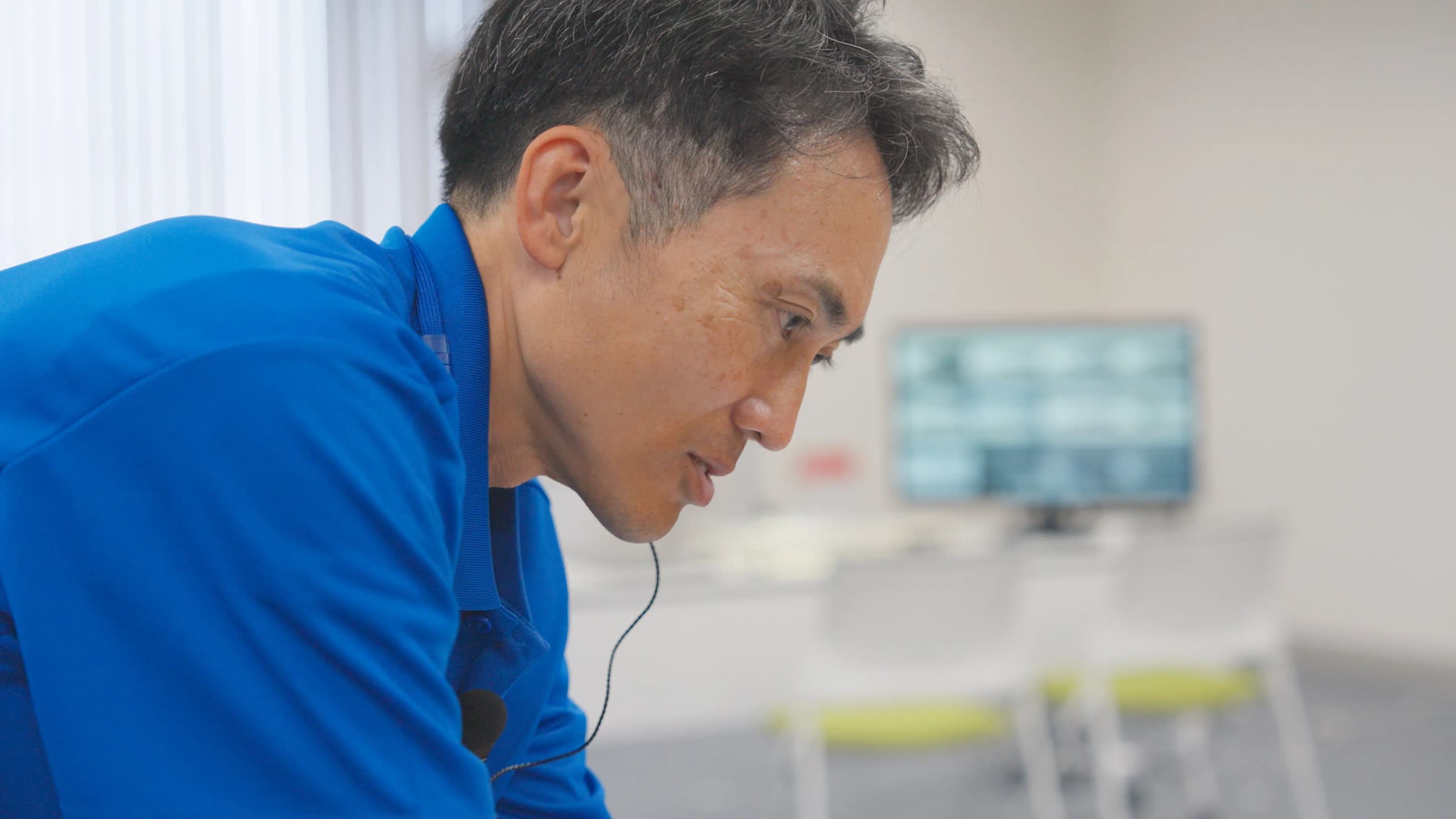 製品を確認するセイリンのスタッフ